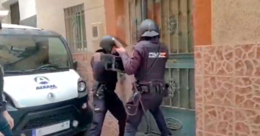 Siete personas arrestadas en Jaén por retener a un toxicómano para exigir el pago de una deuda