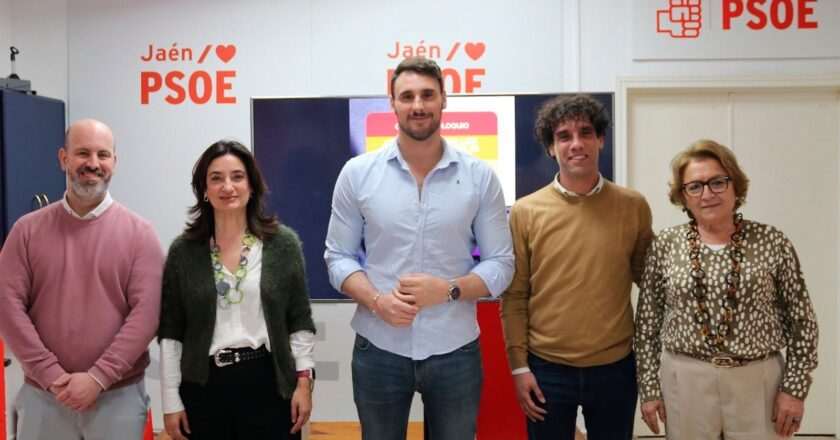 Críticas del PSOE hacia Moreno Bonilla y Ayuso en temas LGTBI