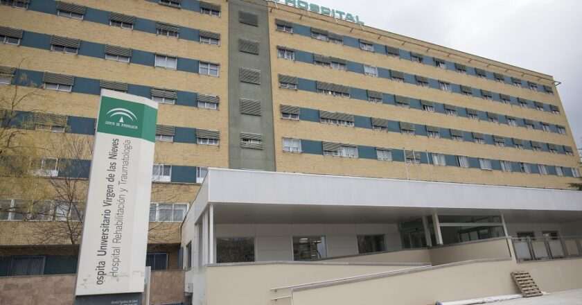 Cuatro personas resultan heridas en un accidente de tráfico en Granada capital