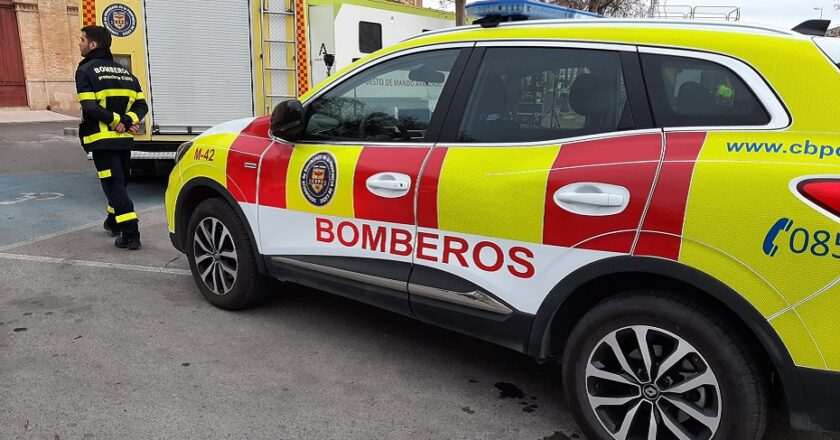 Dos personas afectadas por inhalación de humo en incendio de vivienda en Otura, Granada