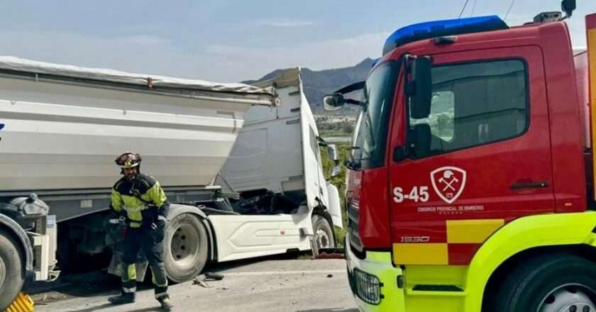 Accidente de tráfico en la A-357 en Pizarra deja un fallecido y un herido