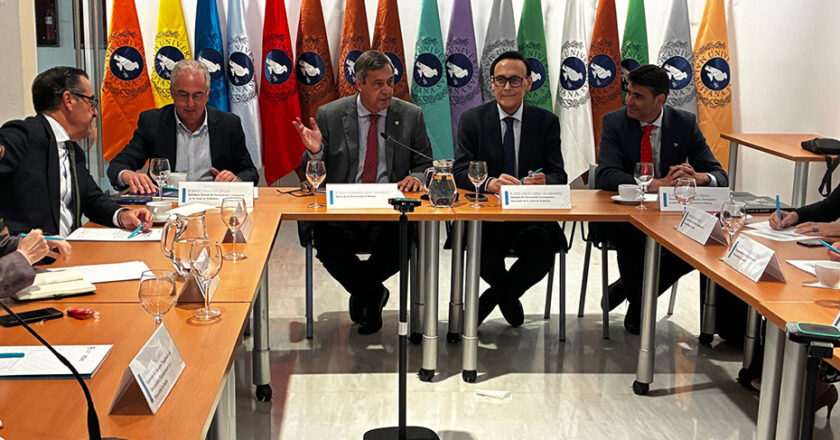Universidades y Junta discuten en la sectorial de I+D+i las estrategias de coordinación en Andalucía