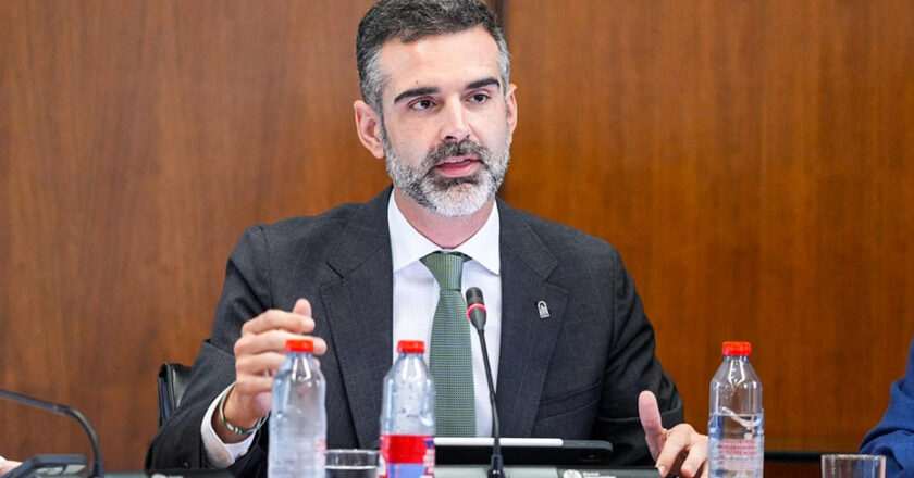 El Parlamento aprueba la flexibilización del pago del canon de regulación y la tarifa de utilización de agua