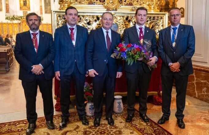 El presidente de la Diputación lleva a cabo la ofrenda floral a la Hermandad de los Judíos