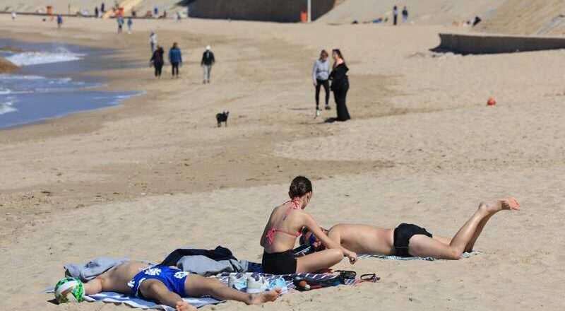 Hosteleros resaltan una Semana Santa con gran afluencia y playas muy concurridas