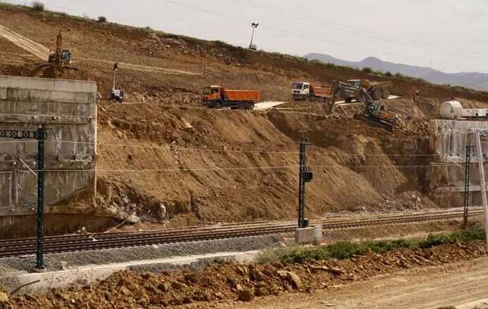 PP cuestiona sobre los efectos de la complicada línea AVE y Puente asegura que los hechos desmienten los rumores