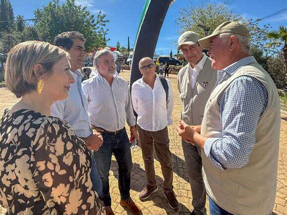 Vox aboga por un apoyo incondicional a la caza en la Feria del Perro de Archidona