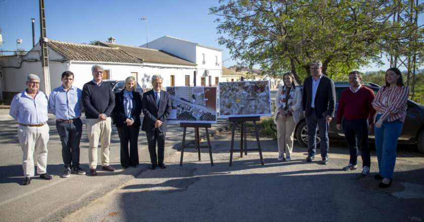 La Diputación presenta al Ayuntamiento de Puente Genil el anteproyecto para la nueva red de abastecimiento en la aldea de Los Arenales