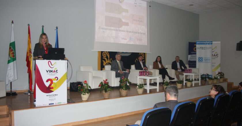 La Diputación impulsa la innovación en el sector vinícola en el Salón del Vino y la Aceituna ‘Vinac’ en Almendralejo