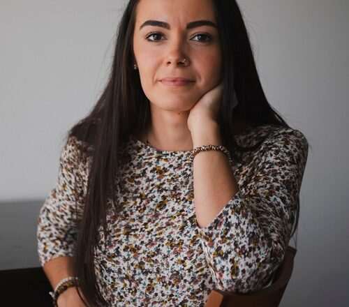 Laura Cerezo Psicología: Perspectivas contemporáneas en la atención psicológica integral en Córdoba