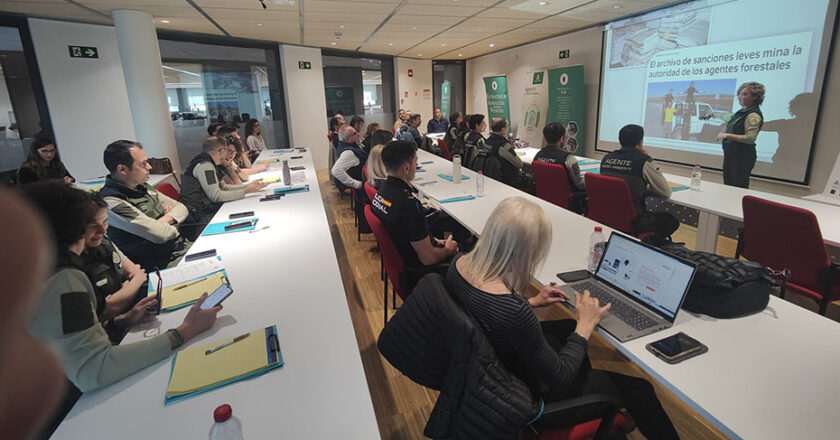 Formación de agentes medioambientales en Granada para la estrategia contra el veneno