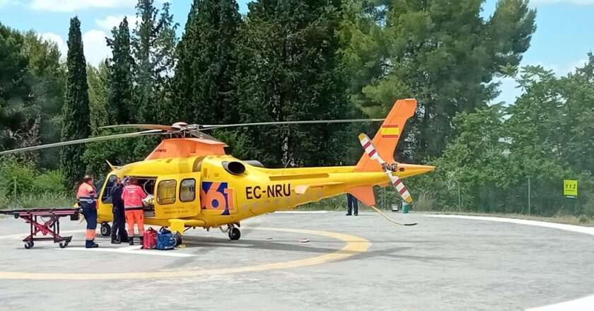 Mujer evacuada en helicóptero tras caer por el hueco de una buhardilla en Lecrín, Granada