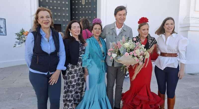 Vox destaca la relevancia de priorizar las tradiciones en la ofrenda floral de El Rocío