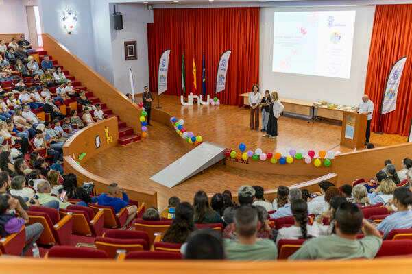 El Ayuntamiento conmemora la décima edición de los Premios Atados en honor a la solidaridad infantil