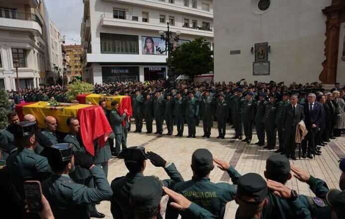 Huelva rinde homenaje a los agentes de la Guardia Civil fallecidos en la persecución de una narcolancha