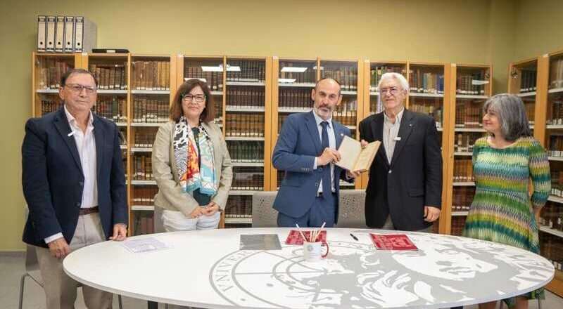 La UHU añade un valioso ejemplar sobre Tarteso y destaca la memoria científica de la provincia
