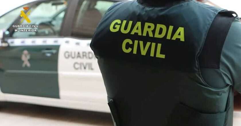 Hombre arrestado por realizar tres alunizajes en comercios de Chiclana con una moto robada