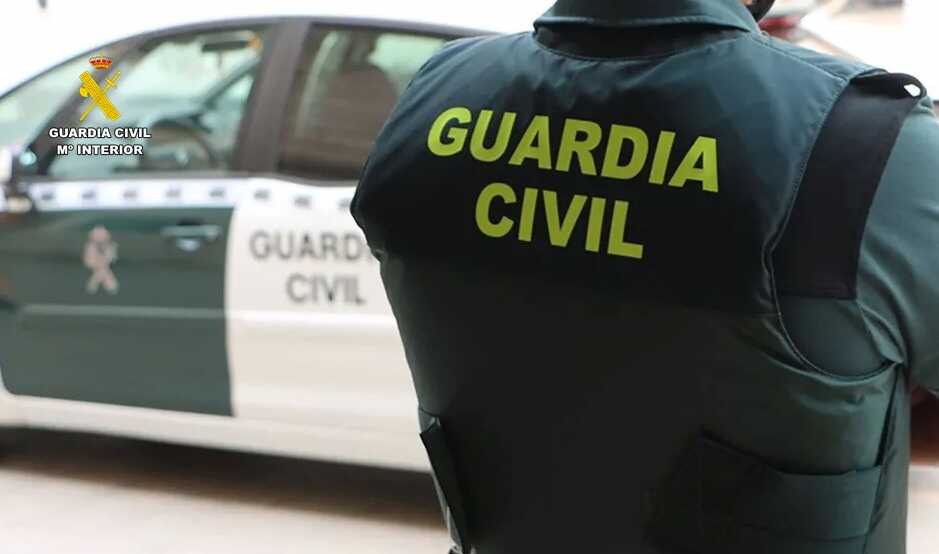 Hombre arrestado por realizar tres alunizajes en comercios de Chiclana con una moto robada
