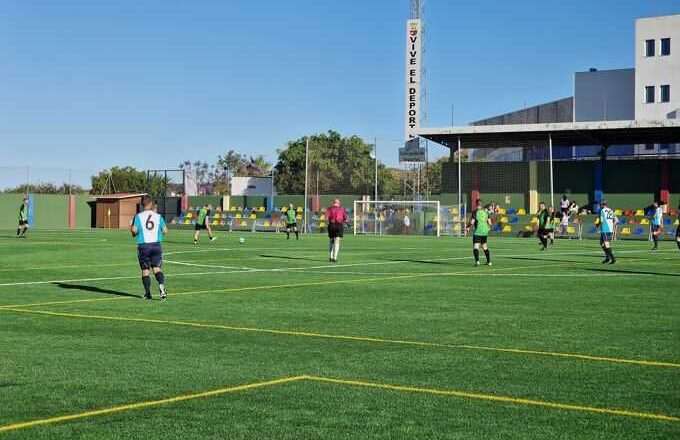 Inversión de más de 200.000 euros en césped artificial para el campo Adolfo Alba Ruiz de Benamocarra