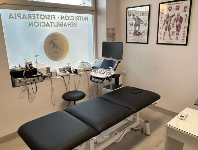 Clínica Manuel Loiz: Fisioterapia y Nutrición Integrativa en Sevilla para el Bienestar Global