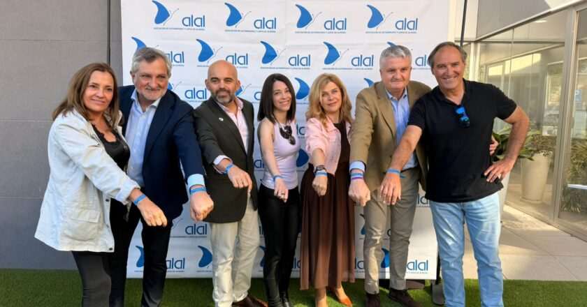 Almería conmemora el Día Mundial del Lupus con la lectura de un manifiesto
