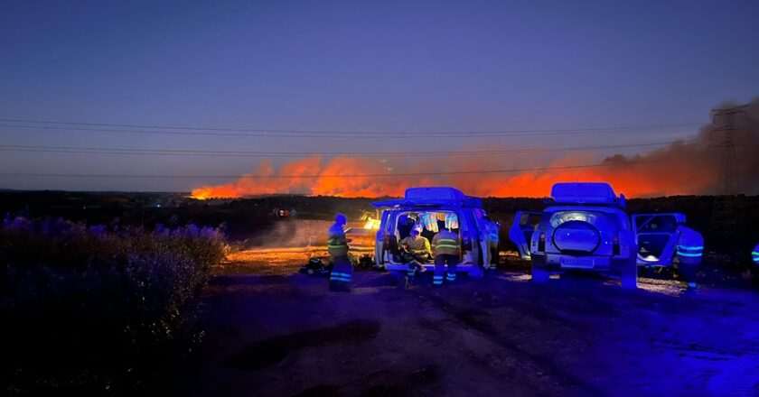 Antonio Sanz activa el Plan Infoca en nivel 2 debido al incendio en Villanueva de los Castillejos