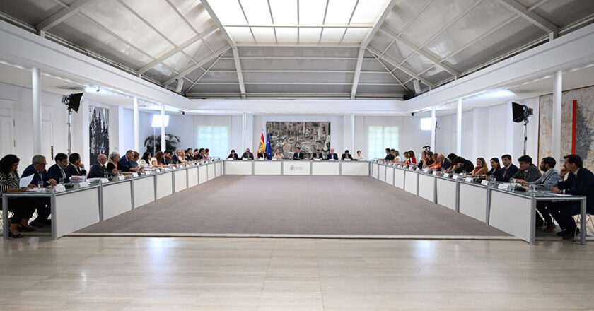 La Junta solicita al Gobierno la conexión del Cercanías con el Estadio La Cartuja y el Metro para el Mundial 2030