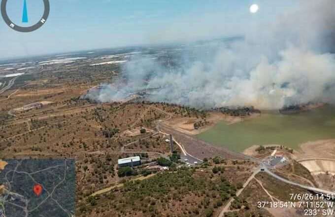 Incendio cerca del camping Waingunga en Lepe estabilizado con la intervención de 26 efectivos