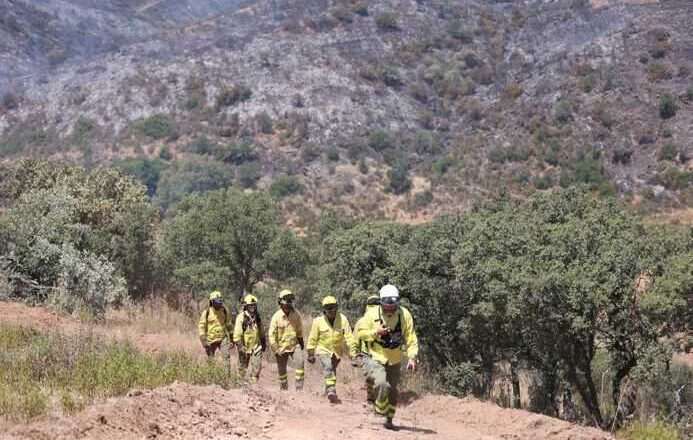 El Plan Infoca declara extinguido el incendio forestal en Villanueva de los Castillejos