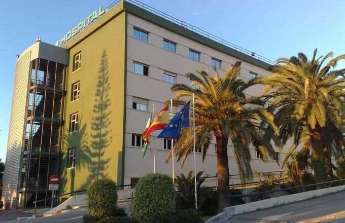 Siete heridos tras un atropello múltiple en la terraza de un bar en Frigiliana