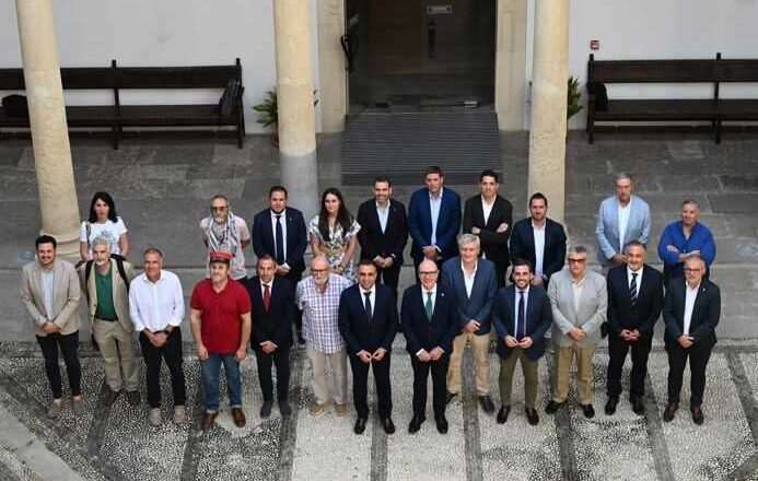 Solicitan al Gobierno evaluar la viabilidad del tren Guadix-Baza-Lorca tras un estudio de la universidad