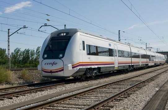 Restablecen la circulación entre Niebla y San Juan del Puerto tras incendio cerca de la vía ferroviaria