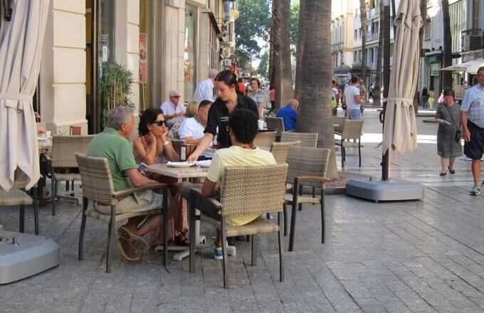 El Ayuntamiento mantiene la Zona Acústicamente Saturada en el Centro y El Romeral