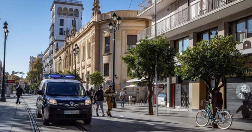 Fallece un trabajador tras caer desde las alturas en una obra en Sevilla