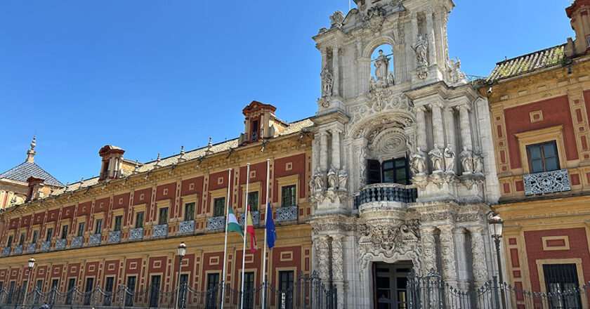 Gobierno andaluz declara tres días de luto oficial por las víctimas del incendio en Los Gallardos