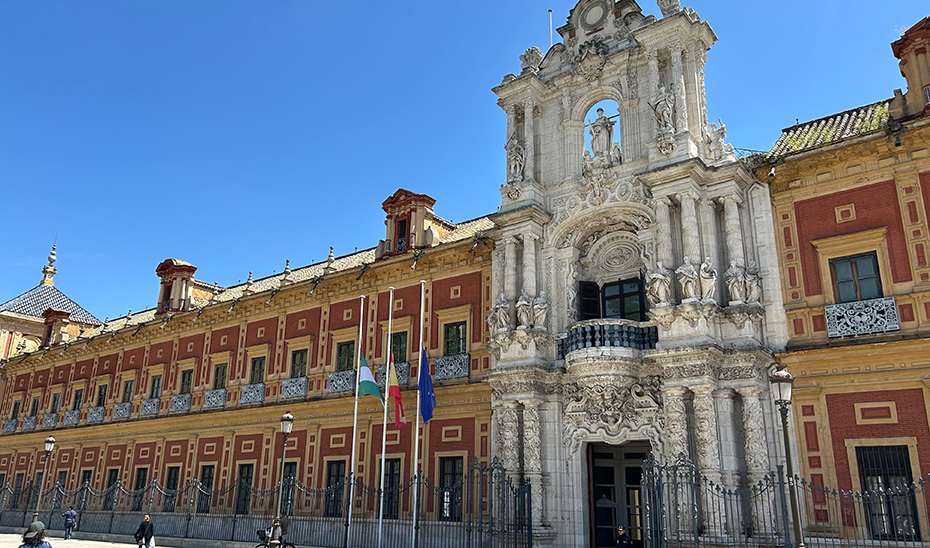 Gobierno andaluz declara tres días de luto oficial por las víctimas del incendio en Los Gallardos
