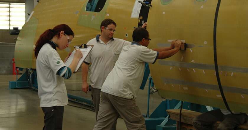 Empleo invertirá 2,12 millones en potenciar la formación del sector aeroespacial en Andalucía