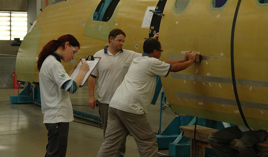 Empleo invertirá 2,12 millones en potenciar la formación del sector aeroespacial en Andalucía