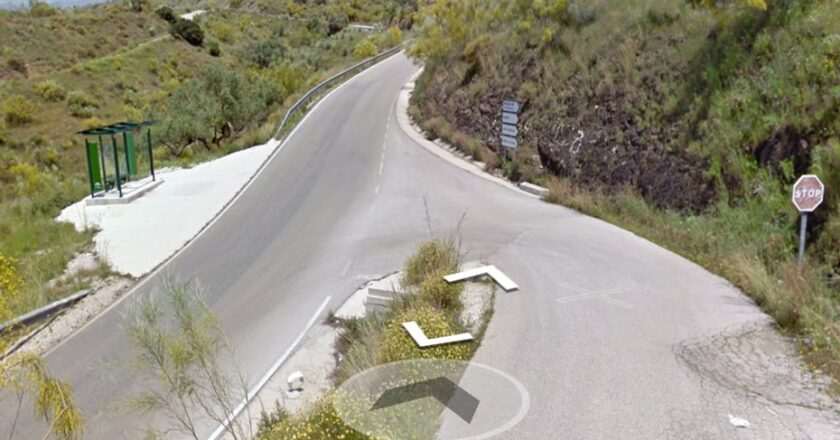 Accidente en Canillas de Aceituno deja un fallecido tras la salida de vía y vuelco de un vehículo
