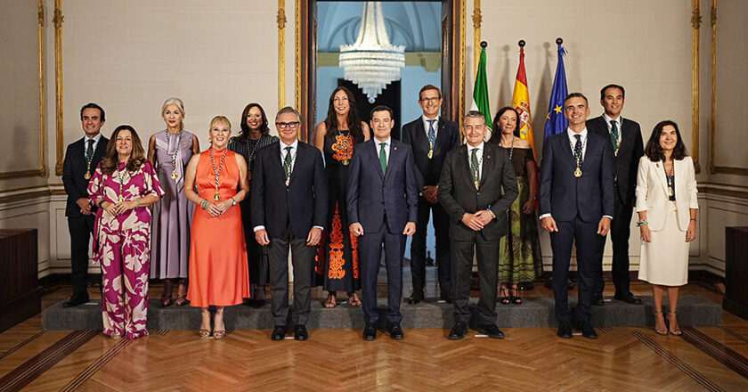 El llamado de Moreno a los nuevos consejeros para colaborar con la sociedad andaluza
