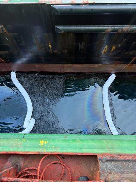 Capitanía Marítima de Algeciras solicita una garantía de 200.000 euros a un buque por un vertido de fuel
