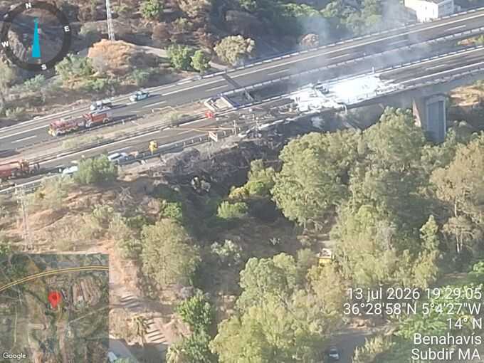 Incendio de camión en la AP-7 en Benahavís extinguido sin afectar la zona forestal