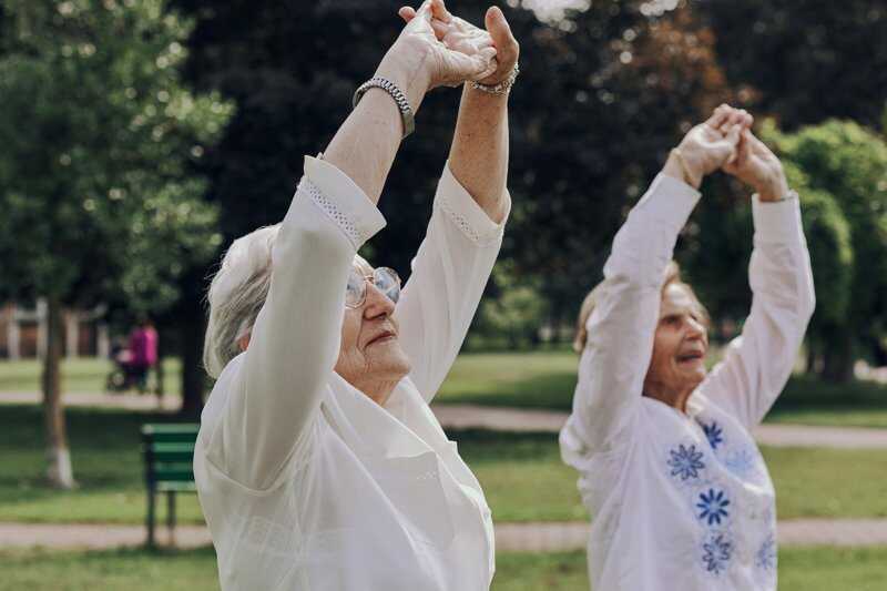 Siempre Acompañados ofrece actividades para combatir la soledad en personas mayores durante el verano