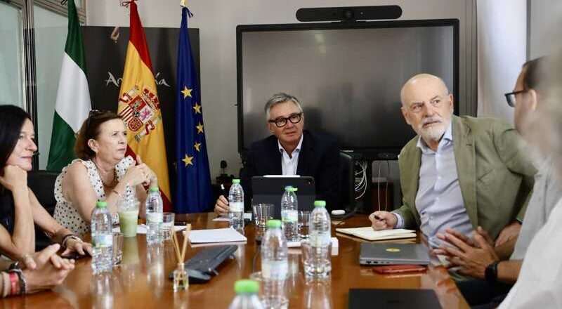 Gavira se reúne con la empresa pública de Turismo andaluz para conocer su labor de cerca