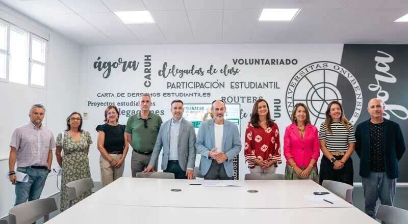 La UHU lanza un curso de su Programa de Alojamiento Alternativo para conectar a estudiantes y personas mayores