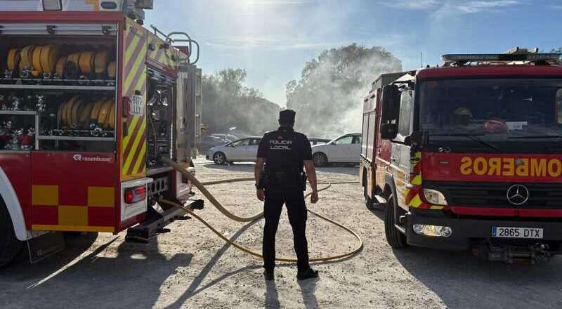 Corte de un carril de la A-7 en dirección a Málaga debido a un incendio en la cuneta cerca de Marbella