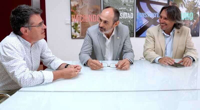Manuel Jesús Pavón se despide de la Gerencia de la UHU tras casi diez años de gestión económica