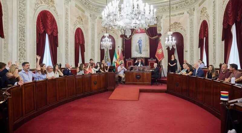 El Ayuntamiento de Cádiz da luz verde al pliego del servicio de autobuses urbanos para su licitación