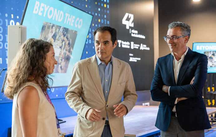 El consejero de Inteligencia Artificial se reúne con los responsables de 42 Málaga