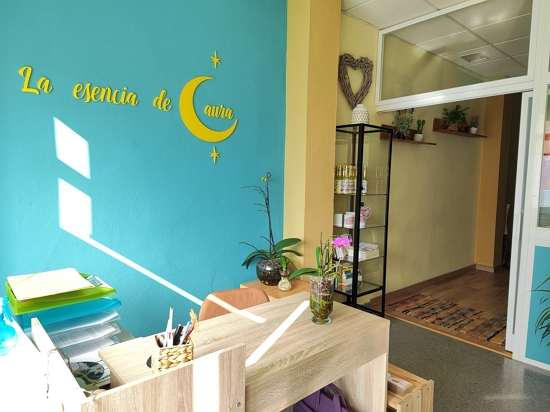 La Esencia de Laura consolida su propuesta de yoga y salud natural en Tomares (Sevilla)
